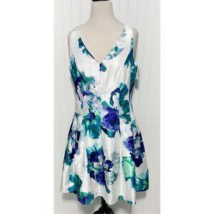 Dress Barn Floral Satin‎ Sleeveless V- Neck Fit & Flare Mini Dress White Blue 12